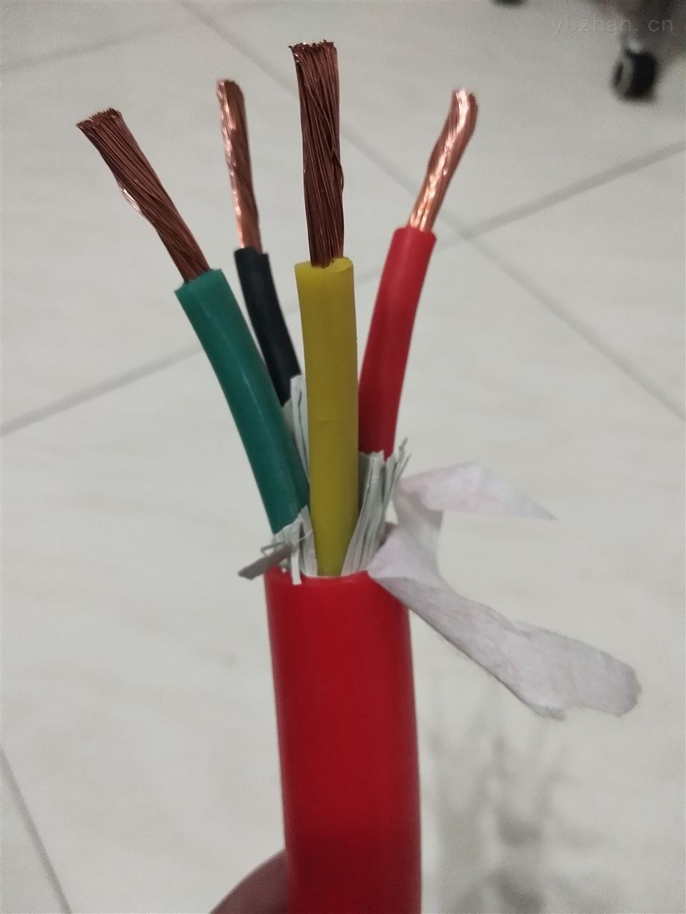 YGCR-1KV3*70+1*35硅橡胶电缆