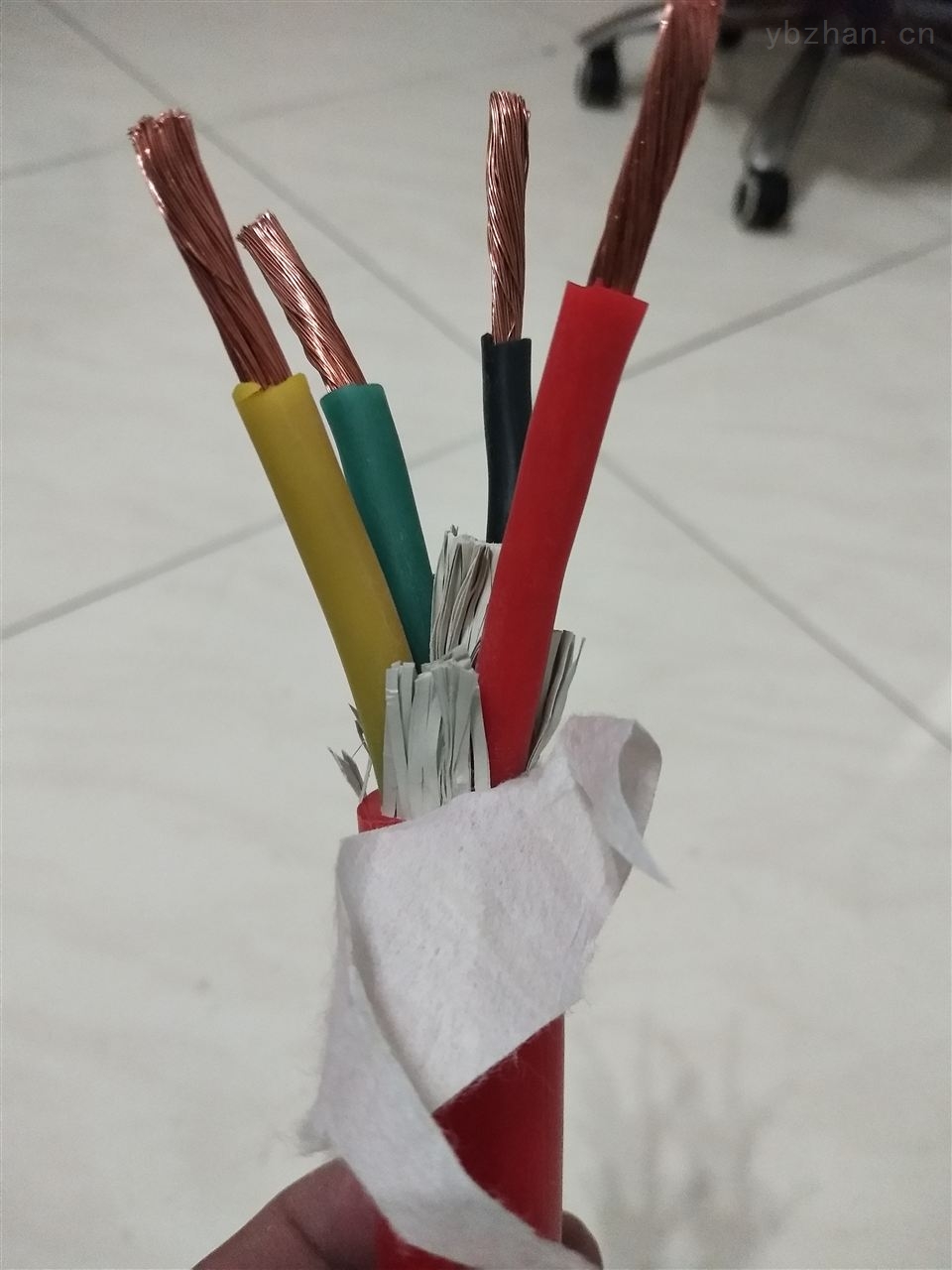 YGCR-1KV3*10+1*6硅橡胶电缆